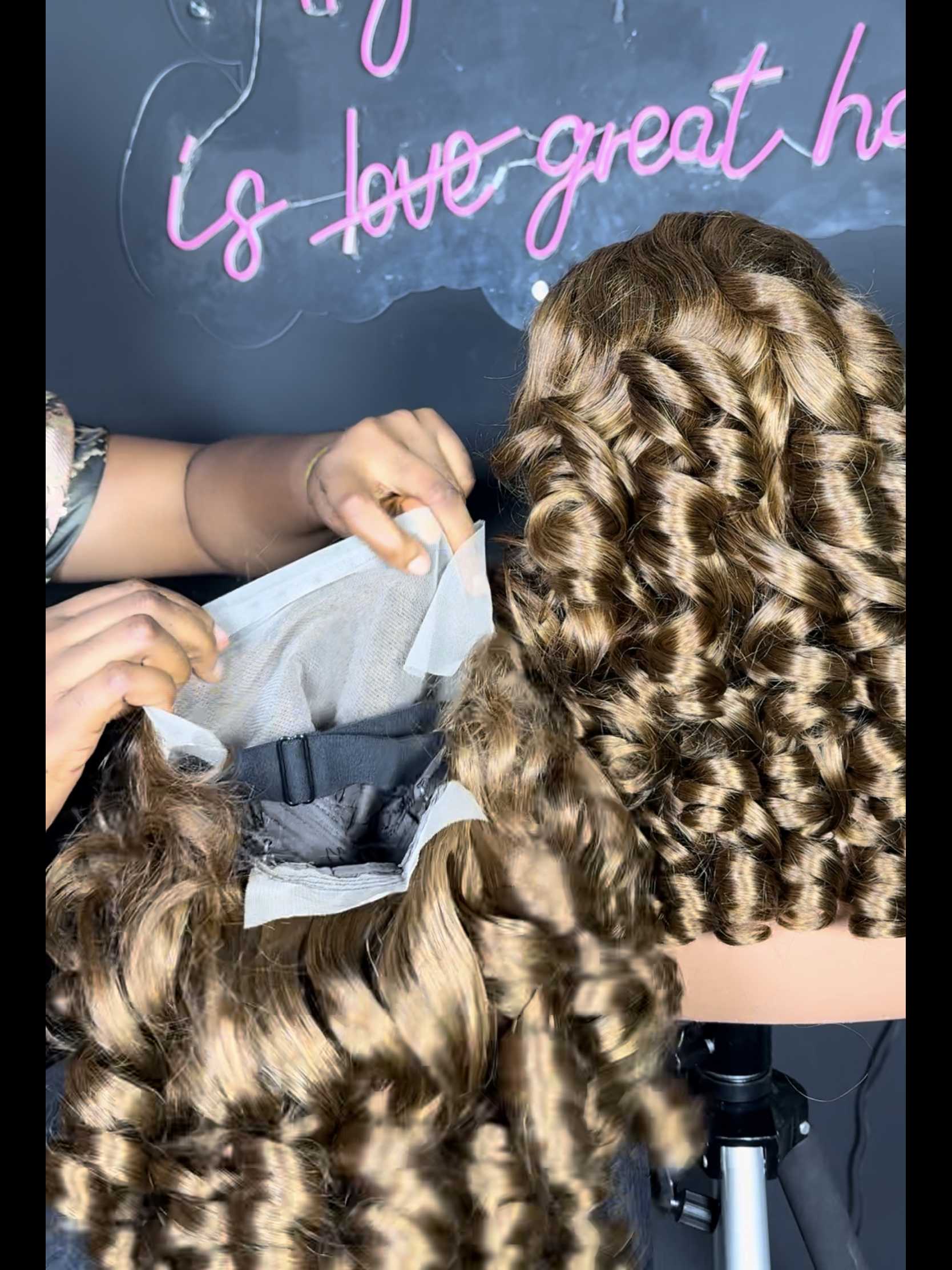 18" Super Double Drawn Special Egg Bouncy in chestnut 13x4 full frontal wig