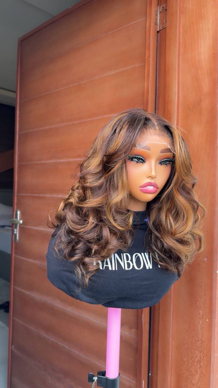 TYW36: SDD RAW VIRGIN HIGHLIGHT BOUNCY BUNDLES + FREE 4X4 CLOSURE  (LAYERED LENGTH)