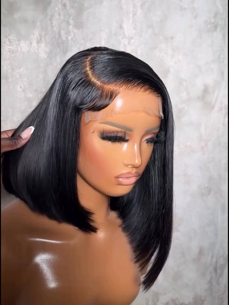 TYS82: DD MAX BLUNT BOB 5X5 WIG