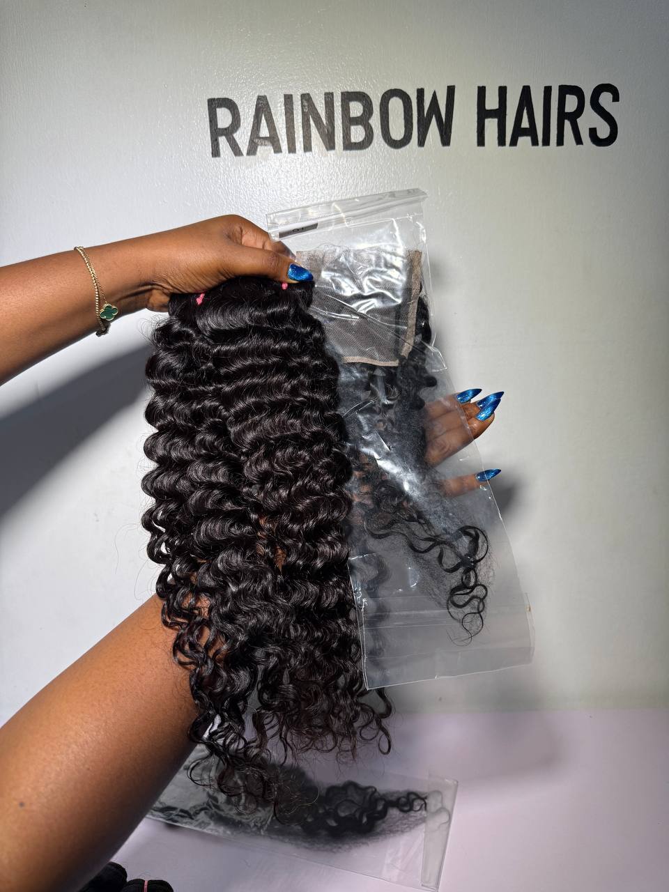 WB77 - 20" Carrie Deep Curls + free 4x4