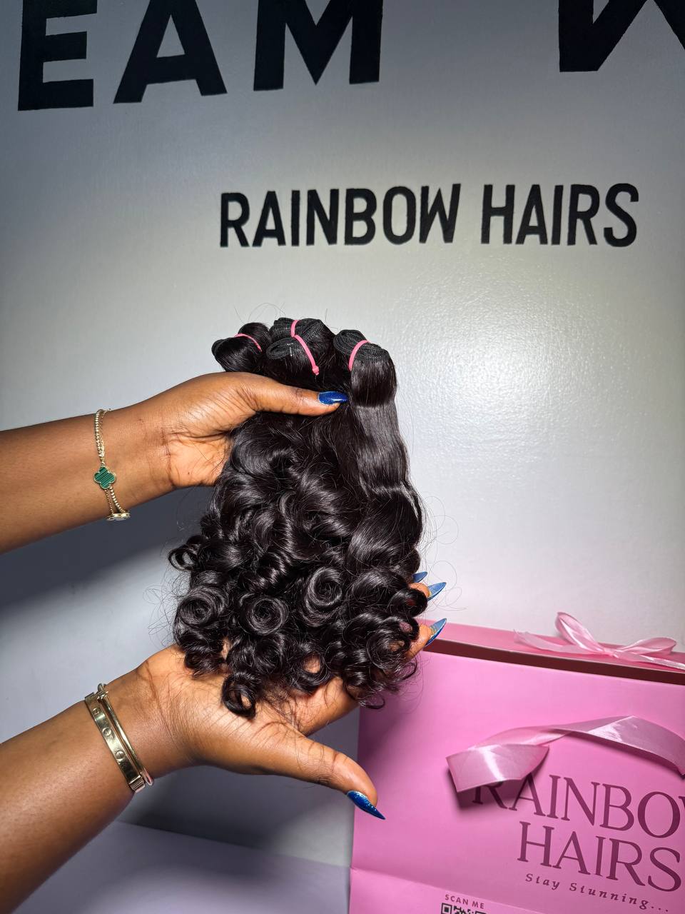 WB76 - 18" Spiral Curls + free T4x4 Closure