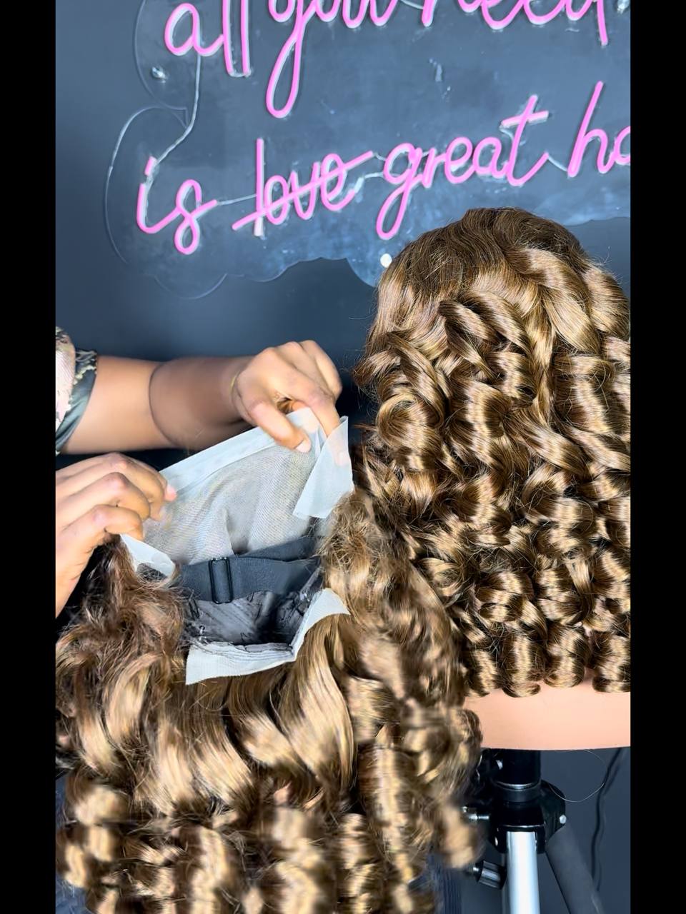 WB14 - SDD Egg Bouncy 13x4 wig