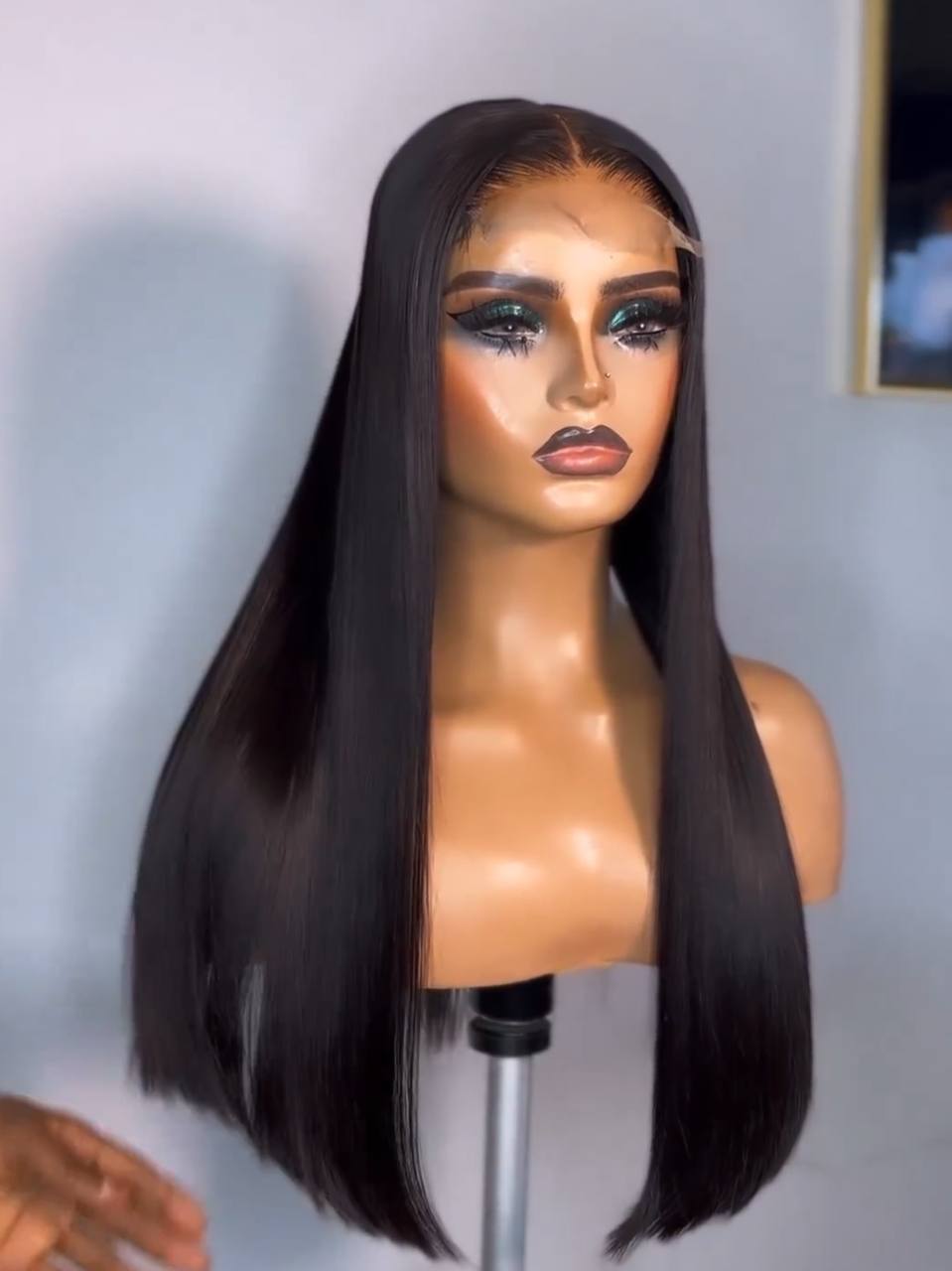 RAW DONOR NATURAL SILVER SILKY STRAIGHT + 5X5 CLOSURE